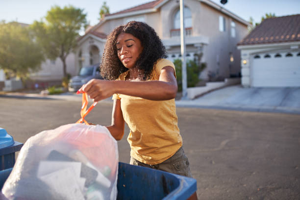 Best Yard Waste Removal  in Wellston, MO